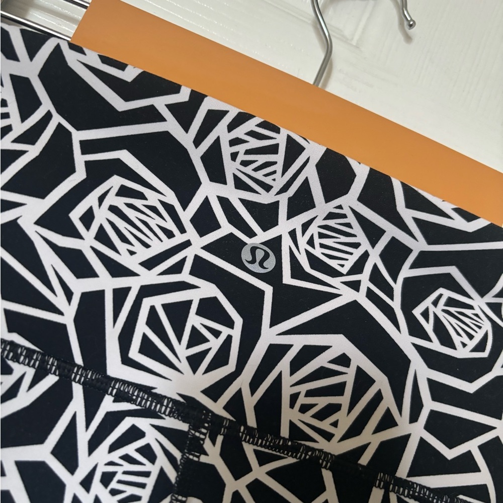 ❌ Size 10 Lululemon ❌“fast and free” leggings - never worn